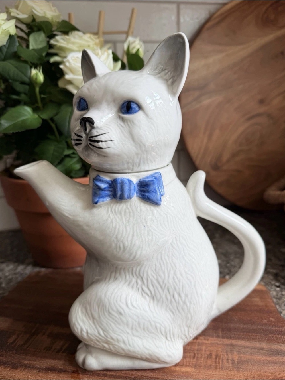 Vintage HJ Wood England P….Foot
Cat Teapot White/ Blue - Original - Rare